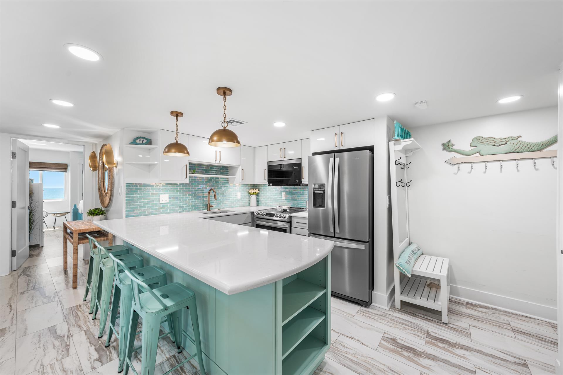 Kitchen and Breakfast Bar