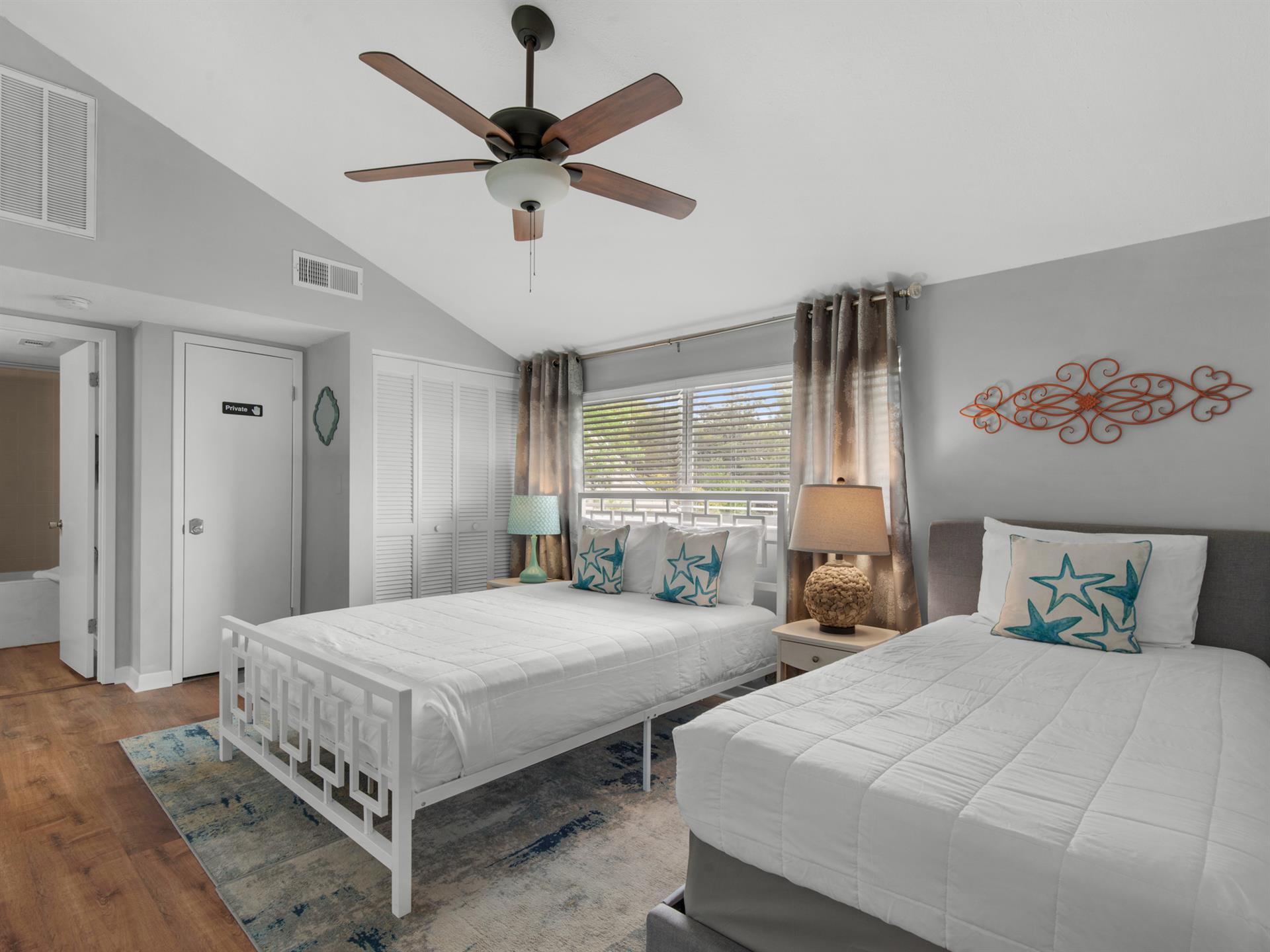 Bedroom 3 with 1 Queen Bed and 1 Twin Bed