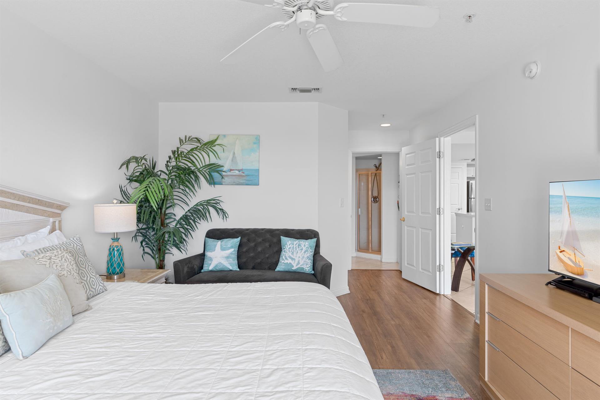 Primary Bedroom with Seating