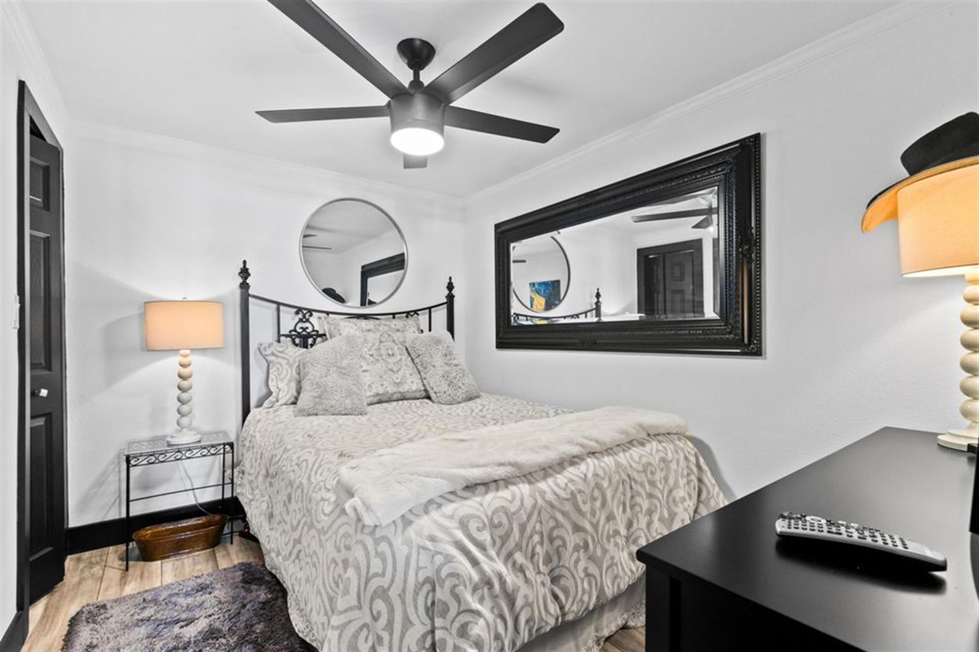 Bedroom 3 on Beach Level with Queen Bed