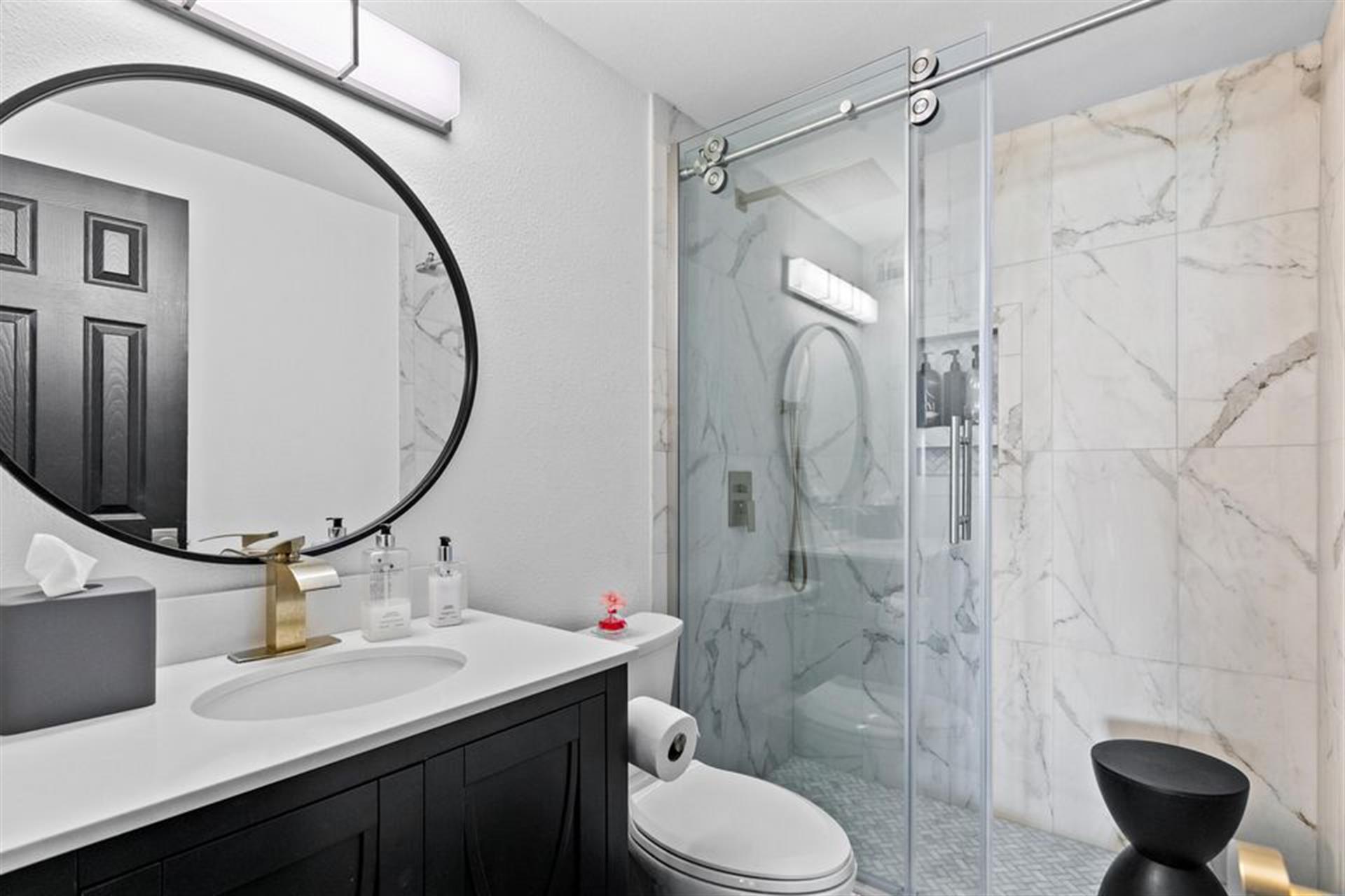 Bathroom 3 on Beach Level