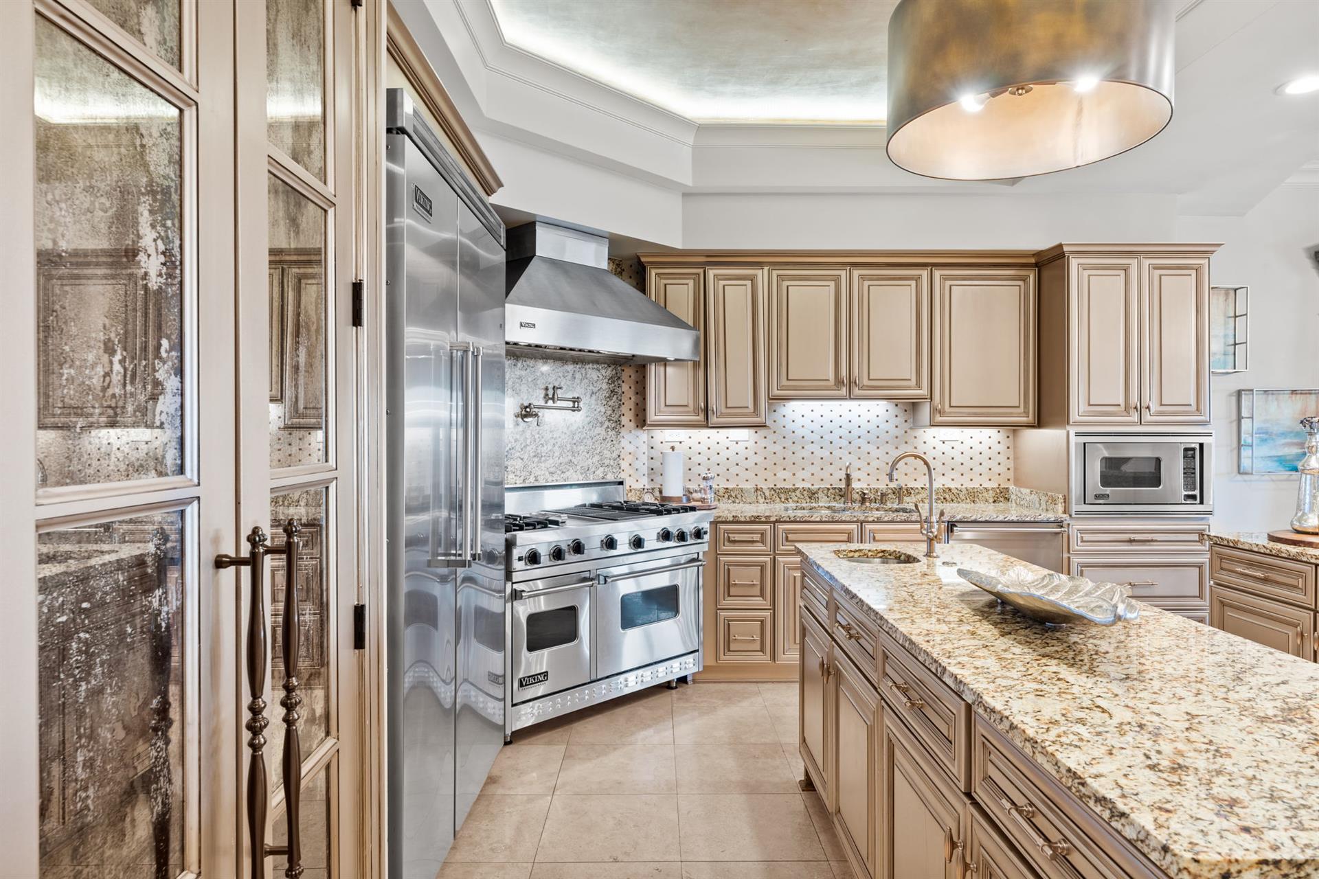 Large Island in Kitchen