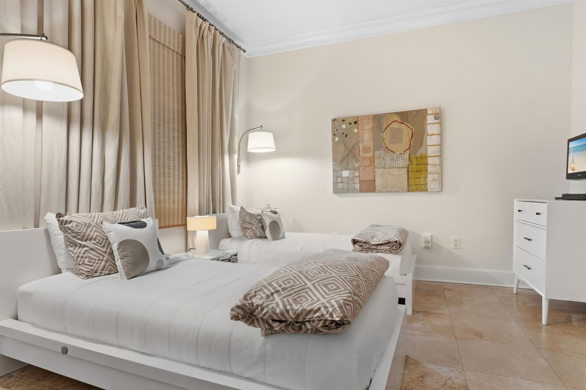 Bedroom 3 with 2 Twin Beds