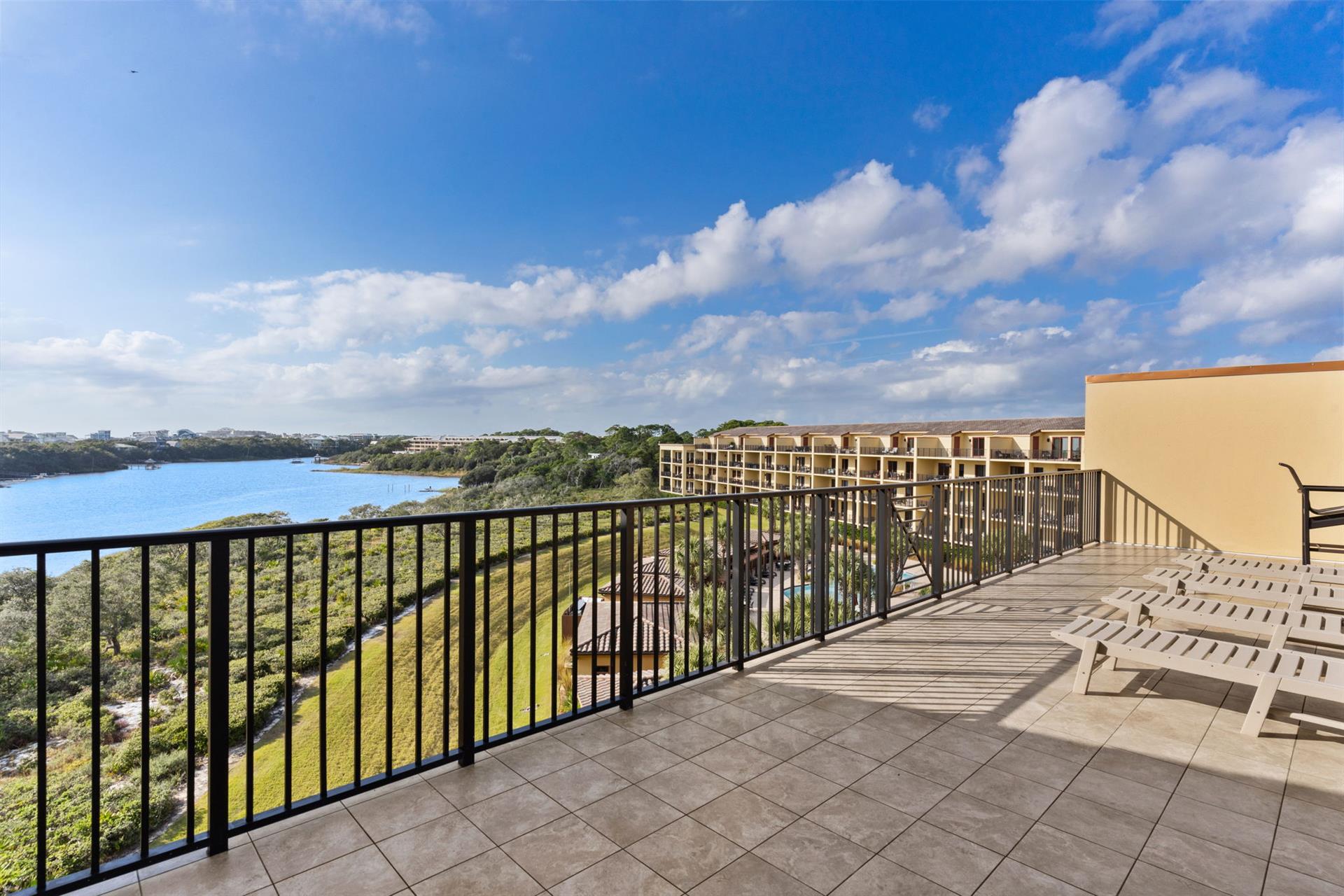 Lovely View on 2nd Floor