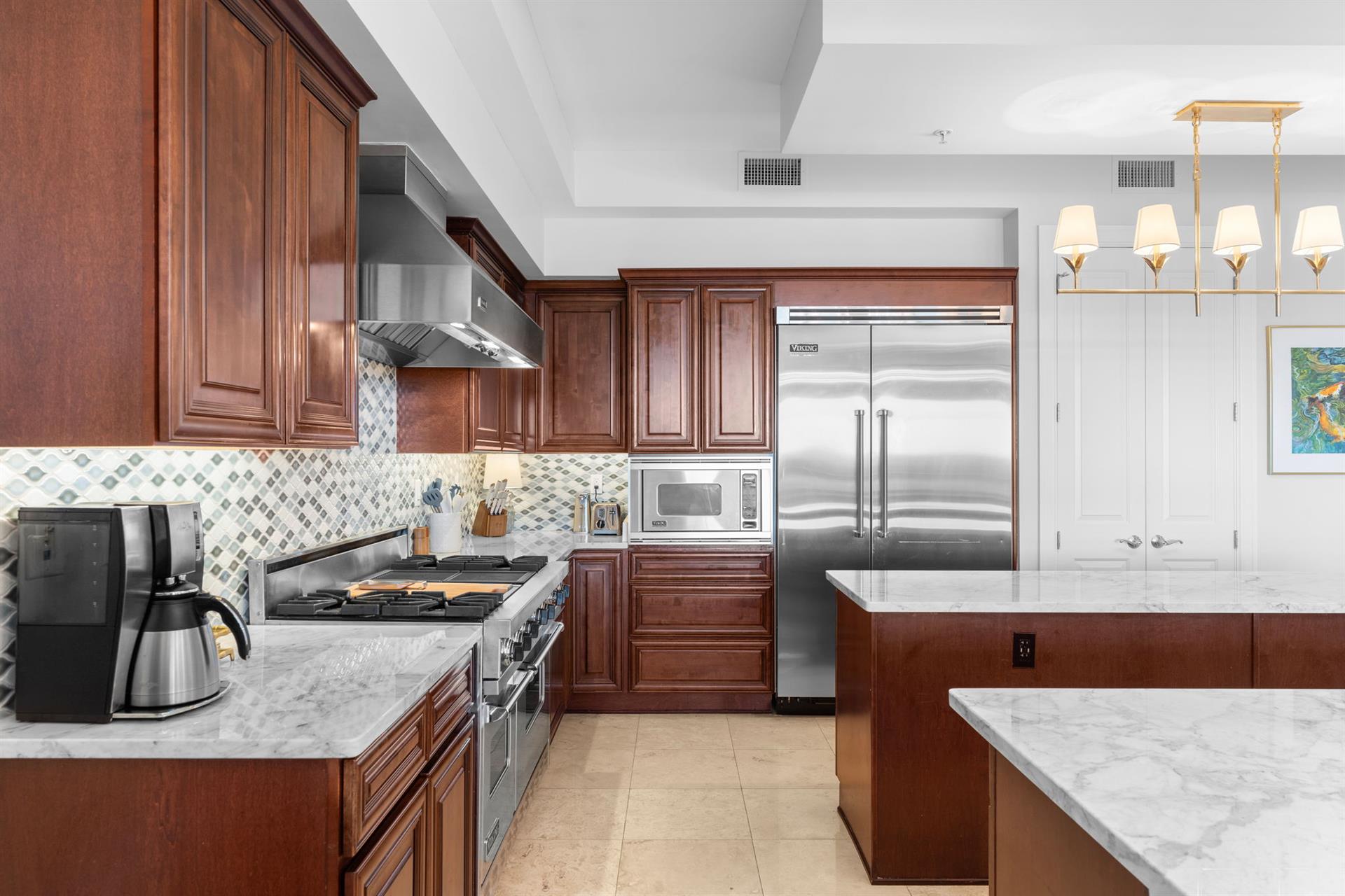Modern Kitchen with Stainless Steel Appliances