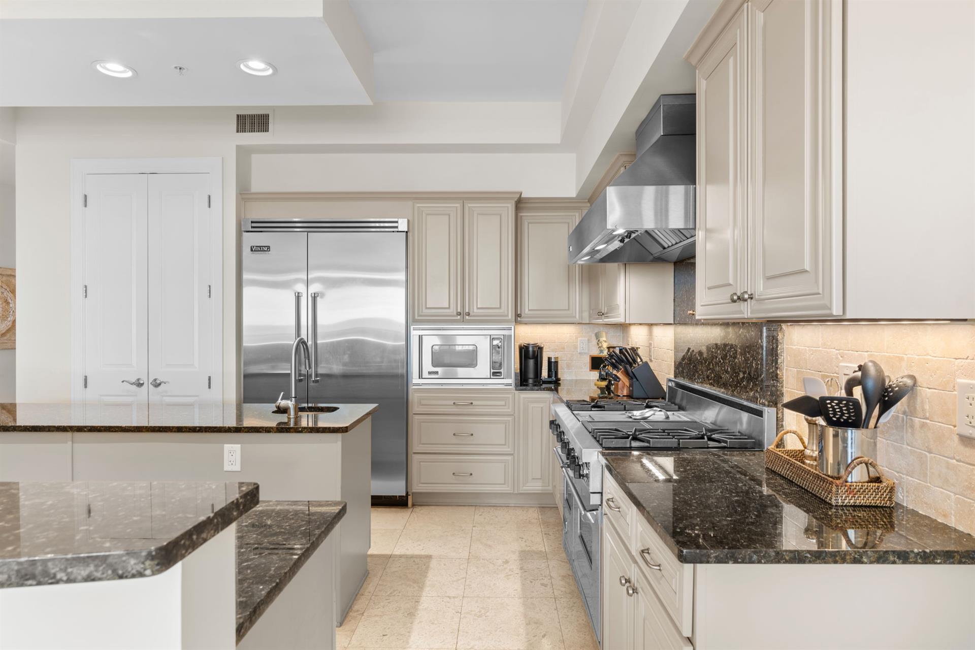 Room for Multiple Cooks