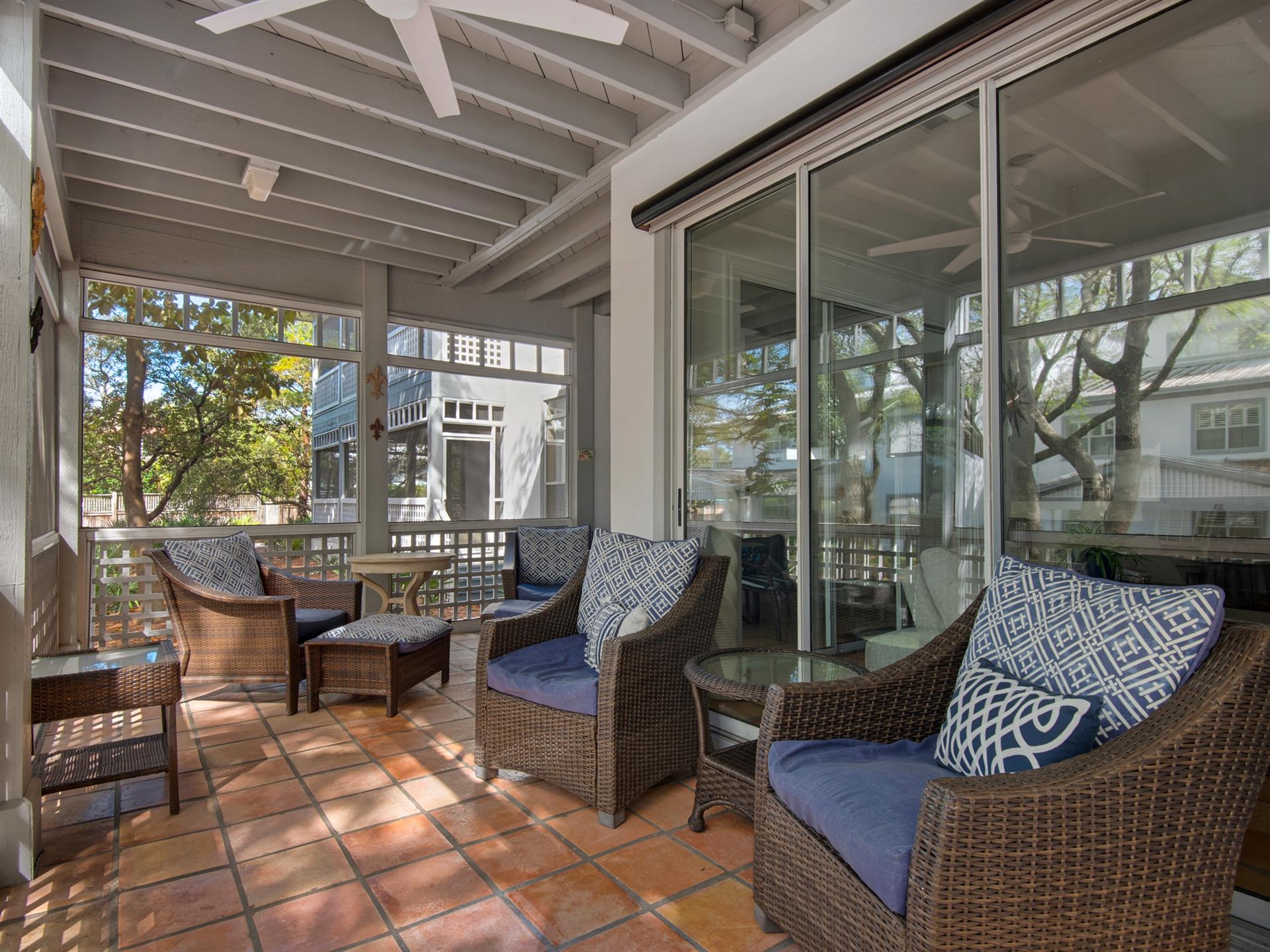 Relaxing Screen Patio