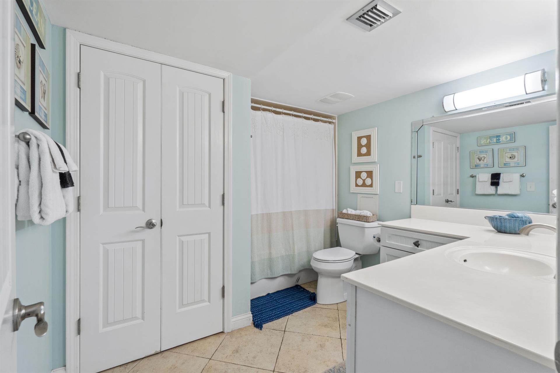 Guest Bath with full tub.
