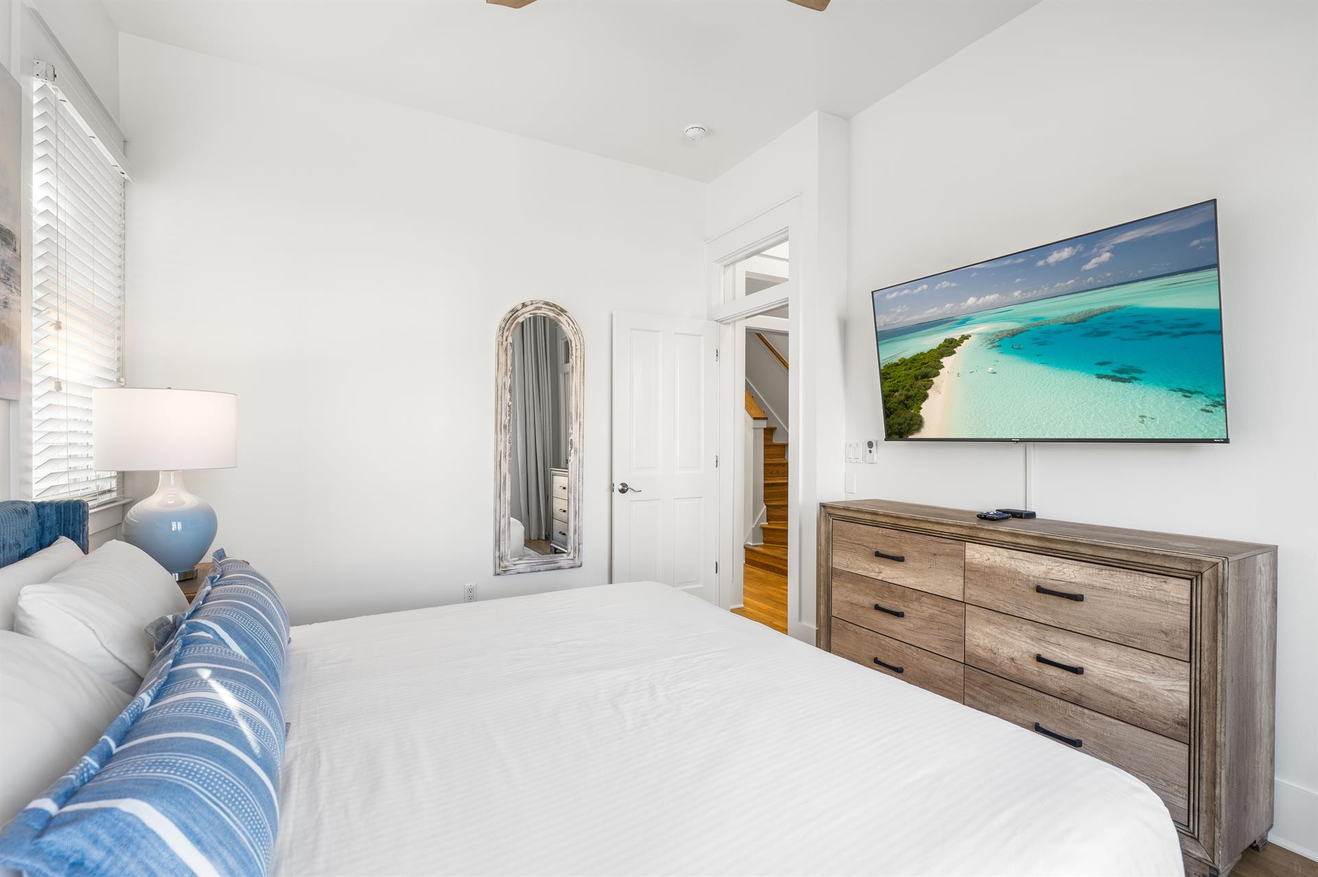 Second Floor King ensuite Bedroom North Side