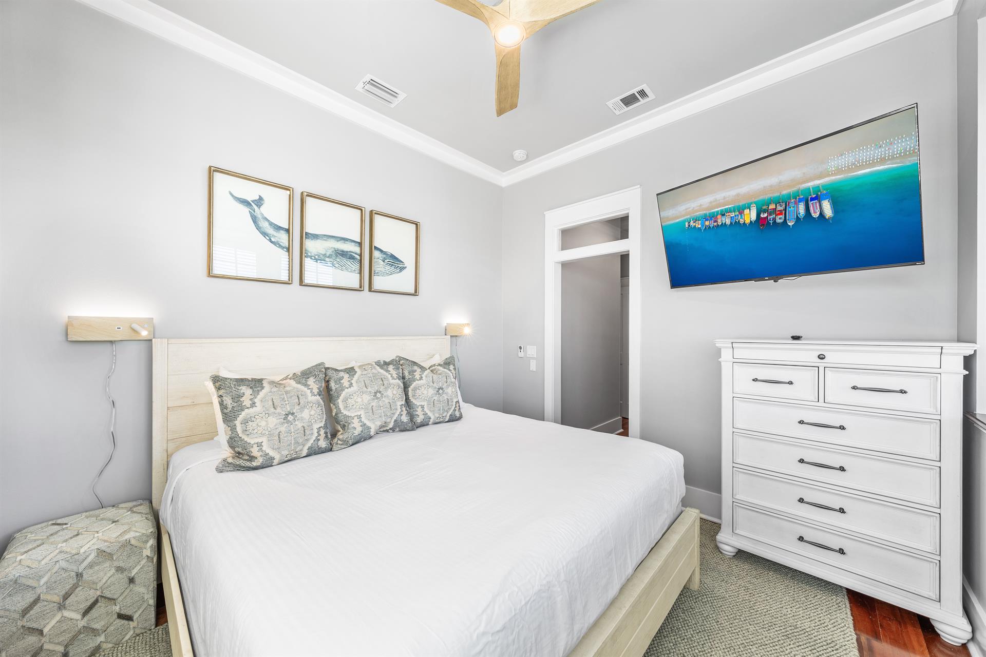 3rd Floor King Bedroom with Private Bathroom