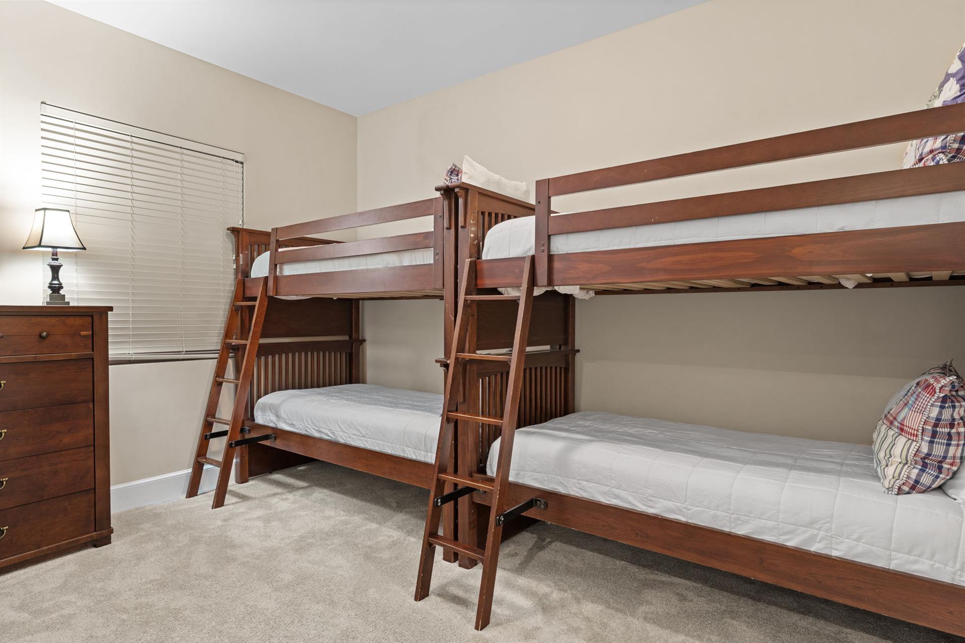 Bedroom 3 with 2  Twin Bunk Beds