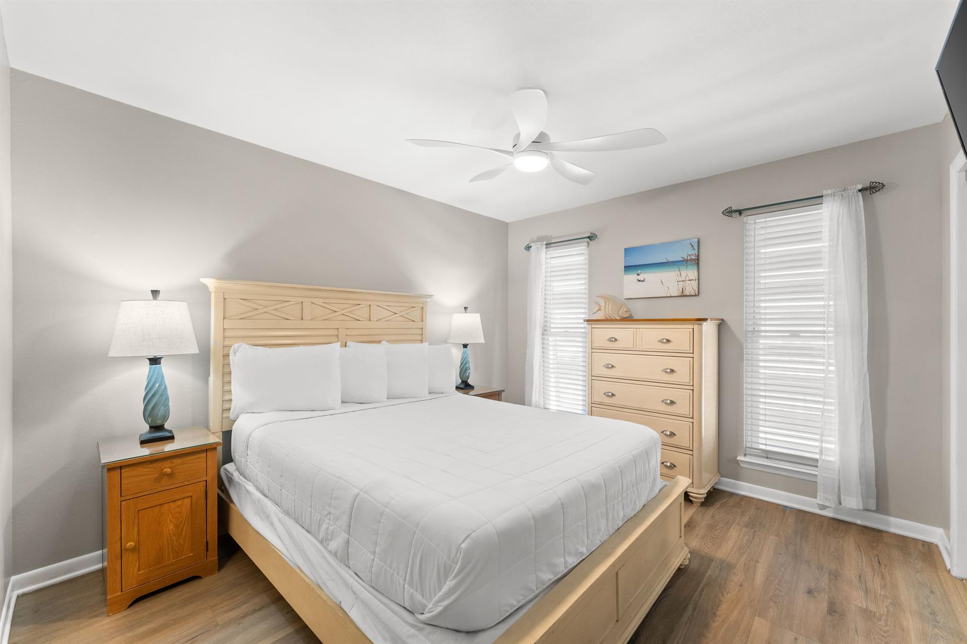 Bedroom 2 with Queen Bed