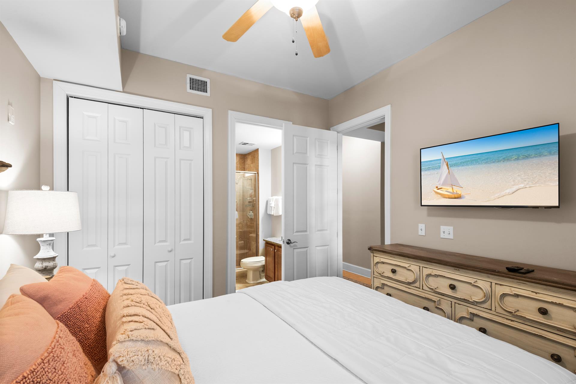 Drift off to sleep with gulf dreams on your flatscreen TV and cozy linens surrounding you in comfort.