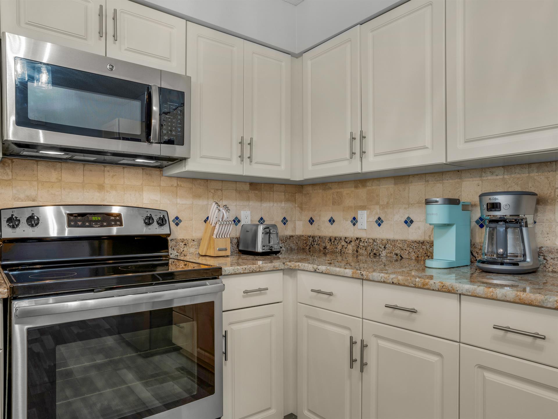 Kitchen with plenty of counter space