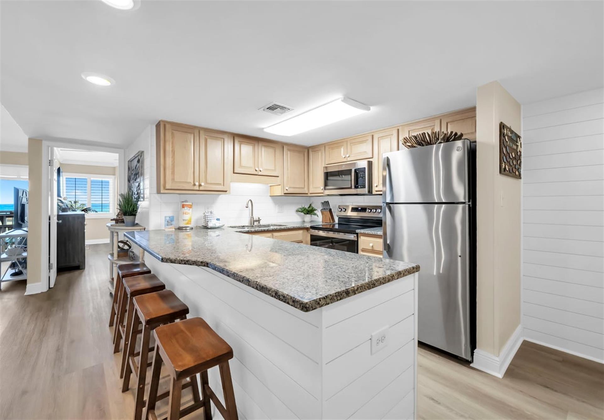 Breakfast Bar with Seating