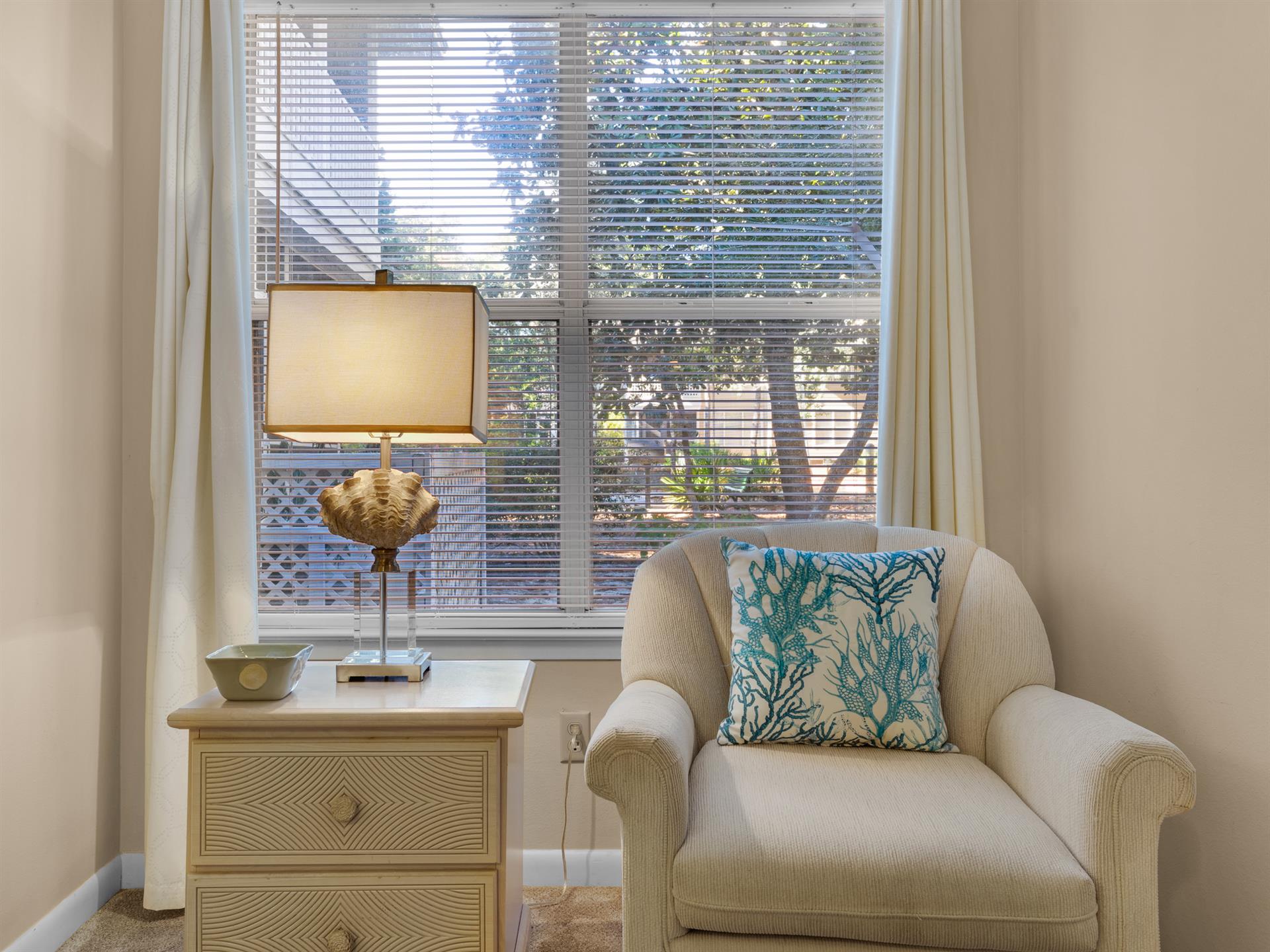 Sitting Area in Bedroom 1