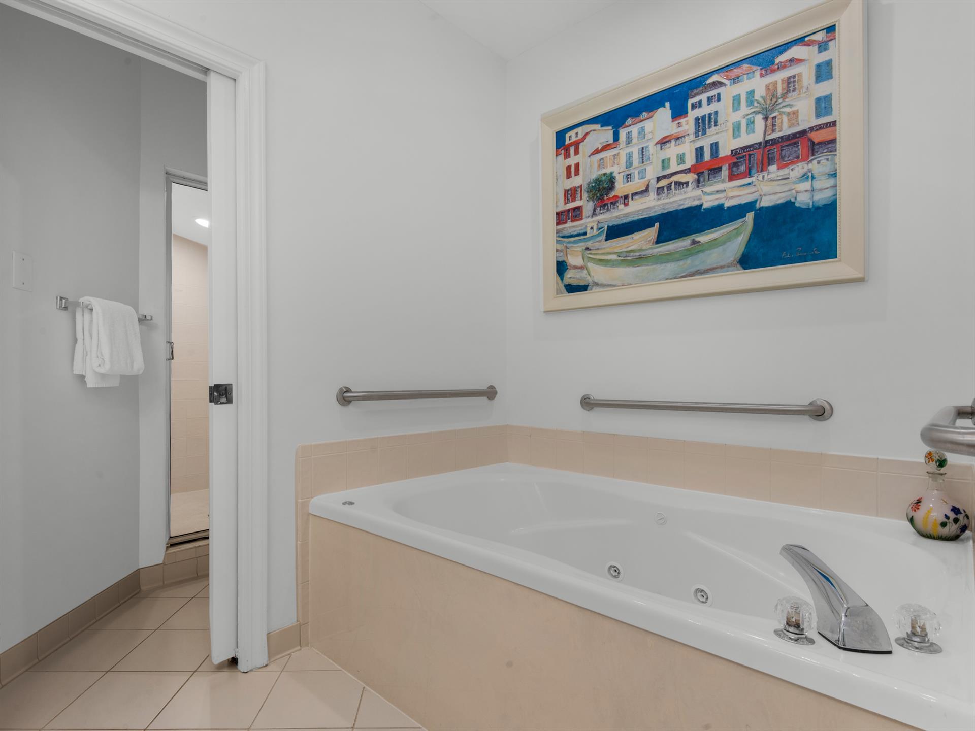 Bathroom 1 with Jacuzzi Tub