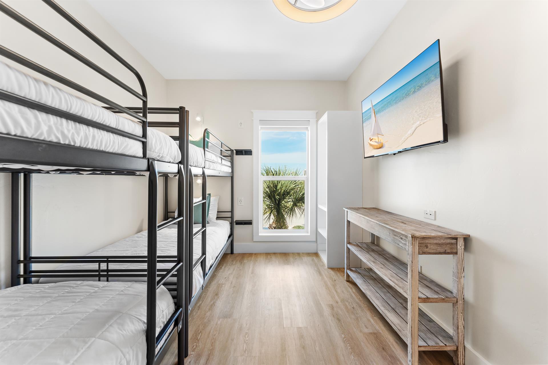 Bedroom 3 with 2 bunk beds