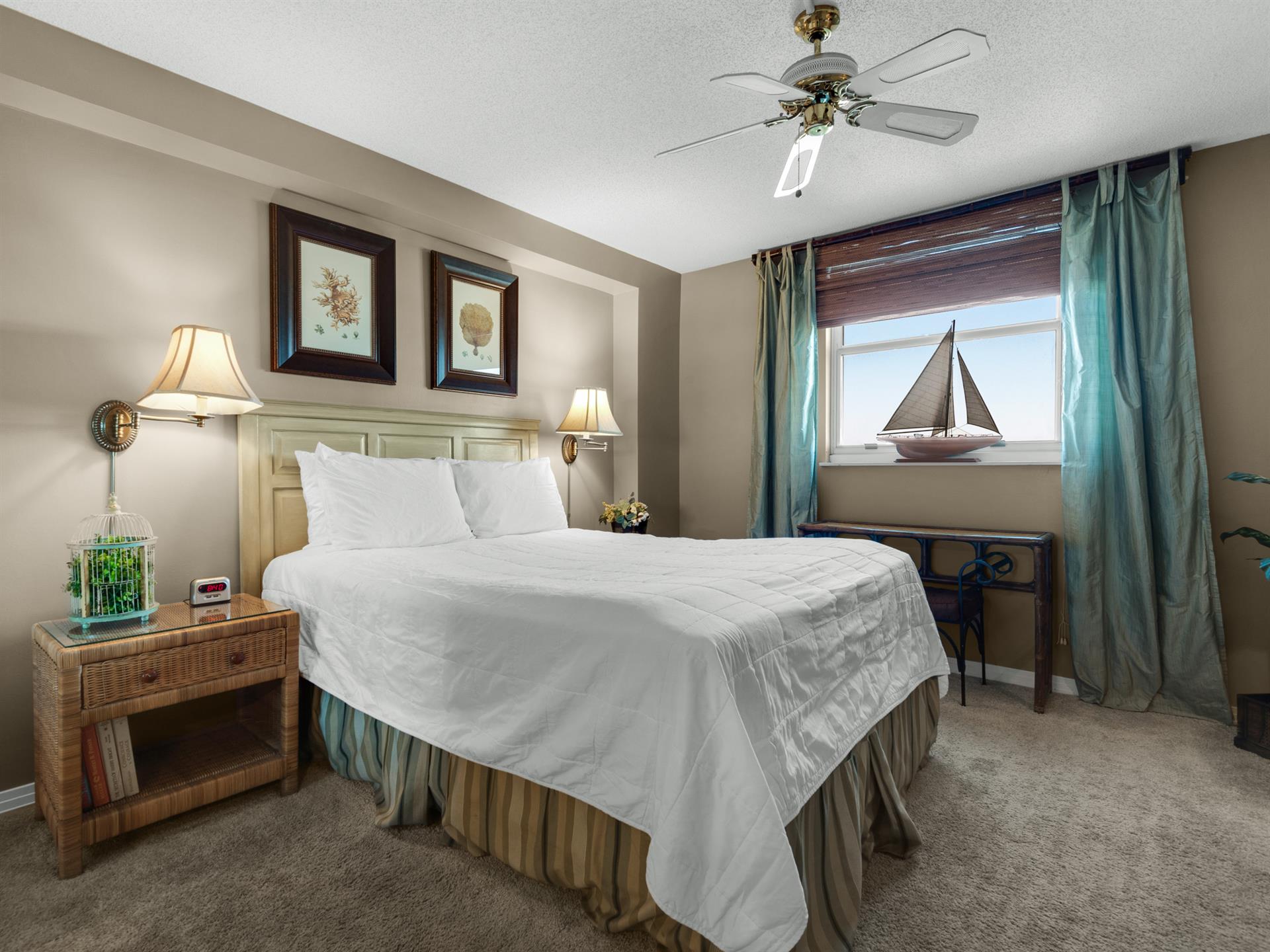 Bedroom 3 with Queen Bed