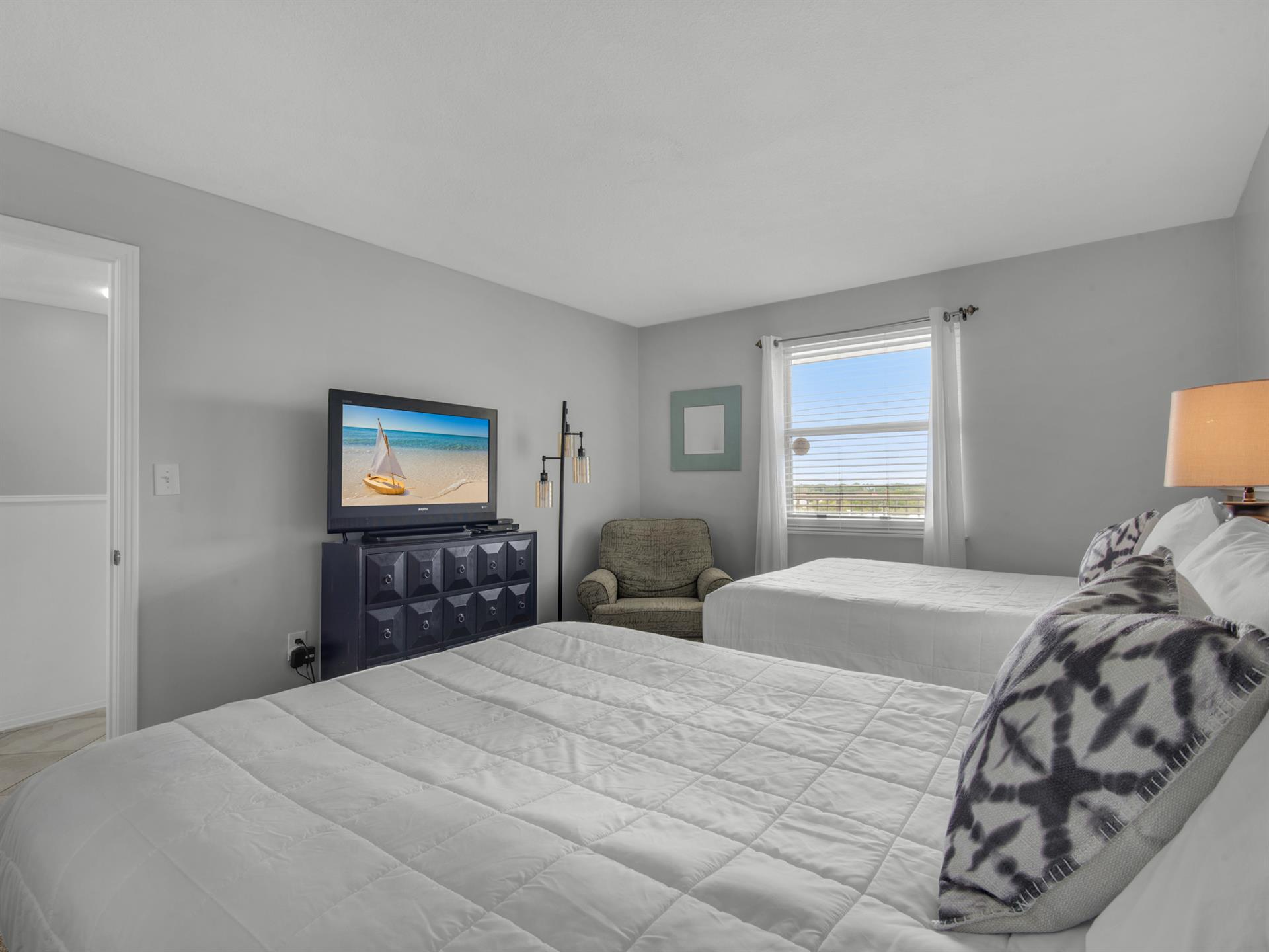 Bedroom 2 with Flatscreen TV