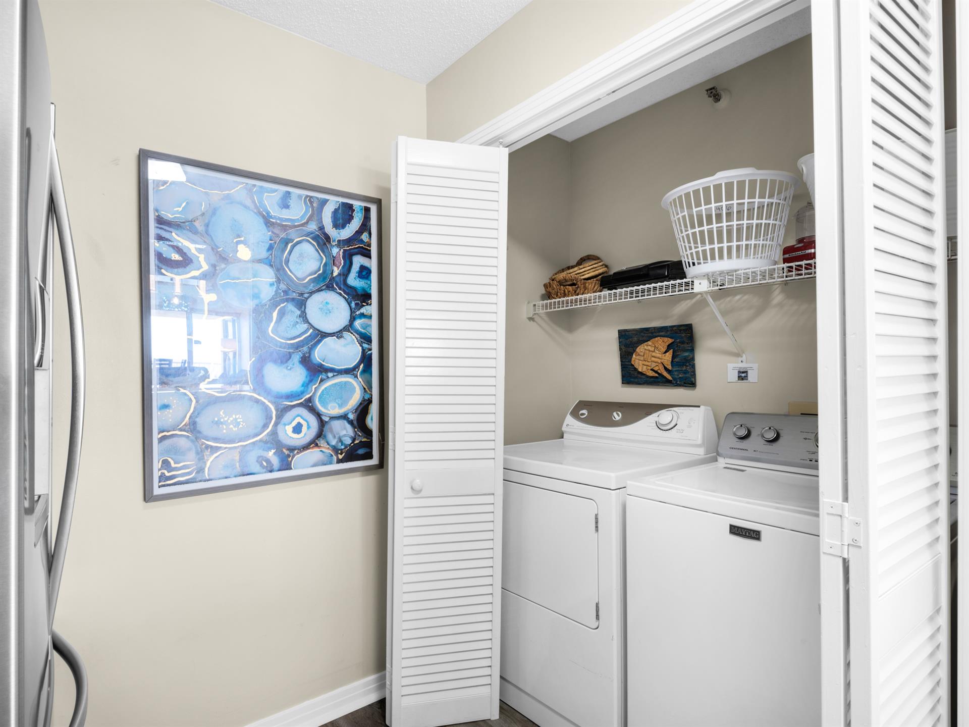 Full Size Washer  Dryer in Unit