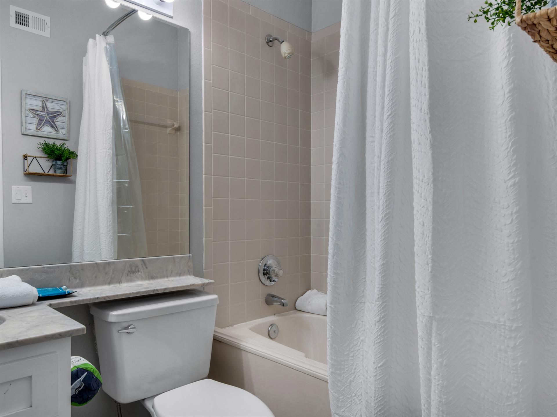 Bathroom 2 with Tub Shower Combo