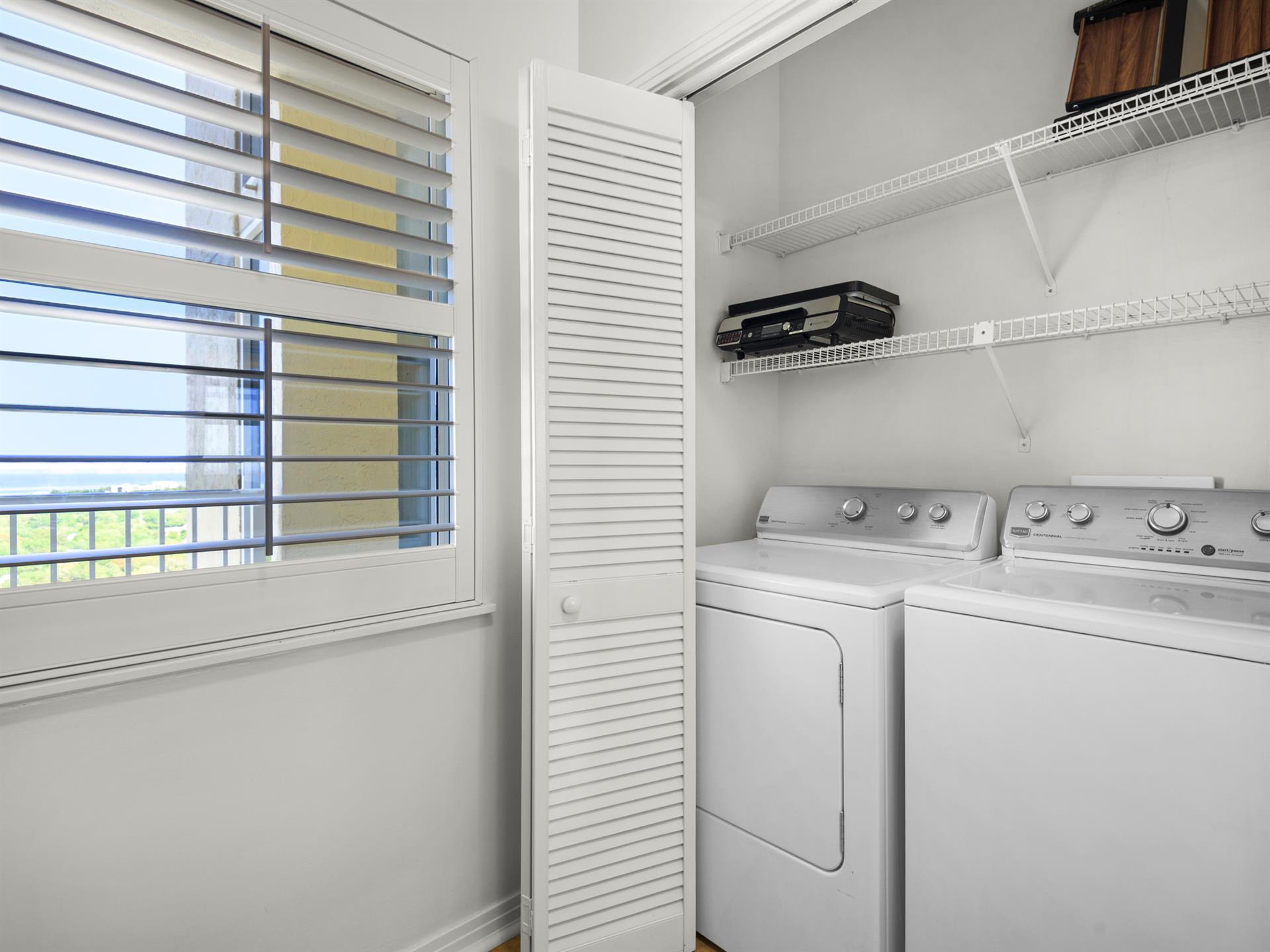 Full Size Washer and Dryer in Unit