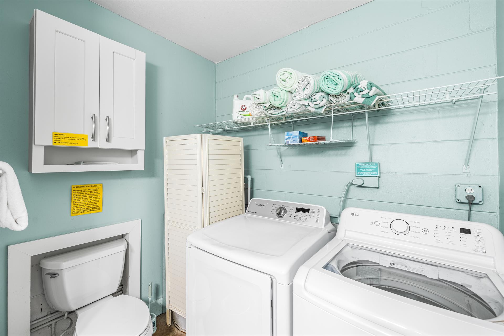 Full Bathroom for Double Queen Bedroom has a WalkIn Shower   a fullsize Washer  Dryer is also located in this bathroom.