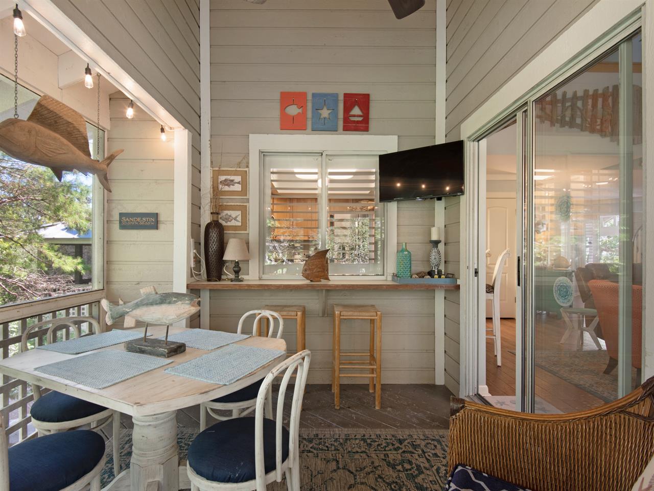 Private Screened Porch