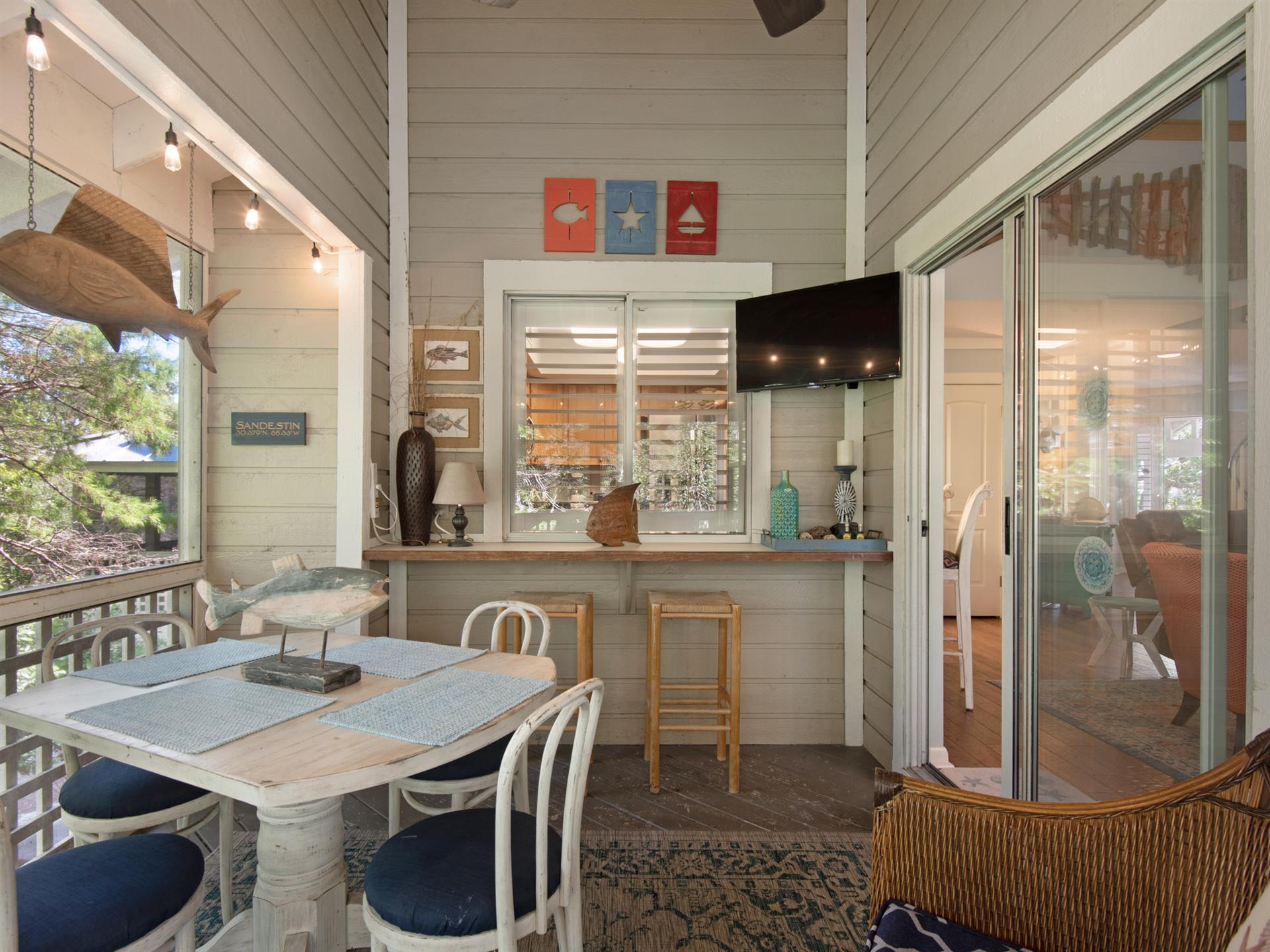 Private Screened Porch