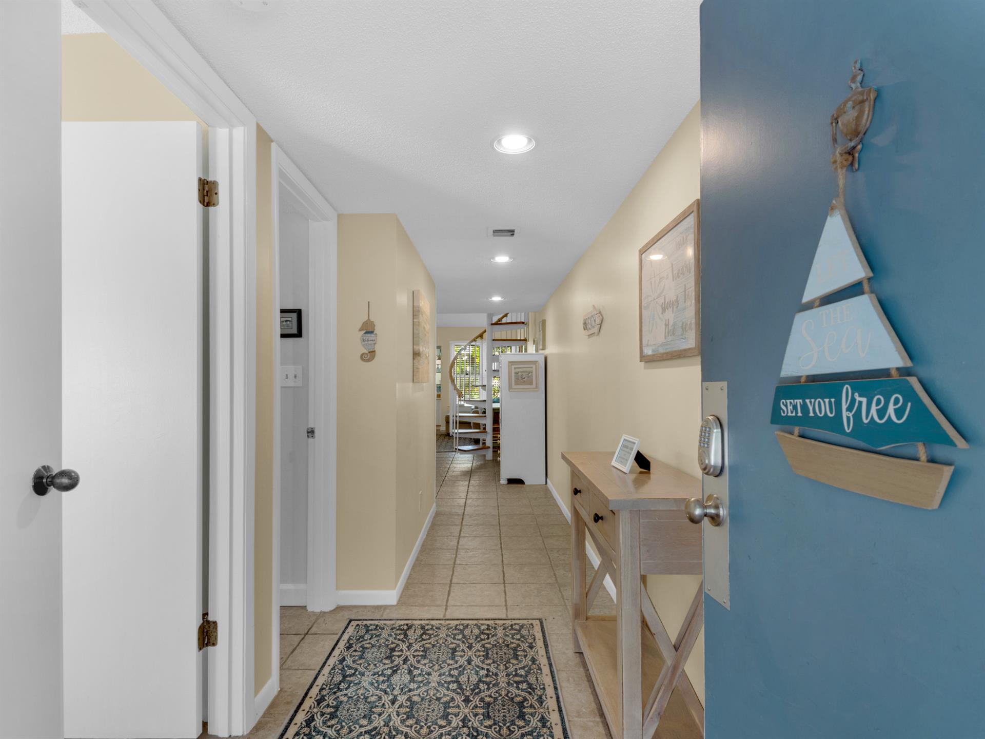 Entryway to Cottage 213