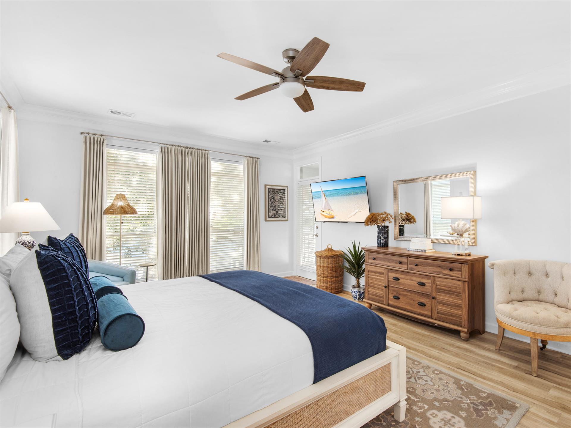 Bedroom 1 with Smart TV
