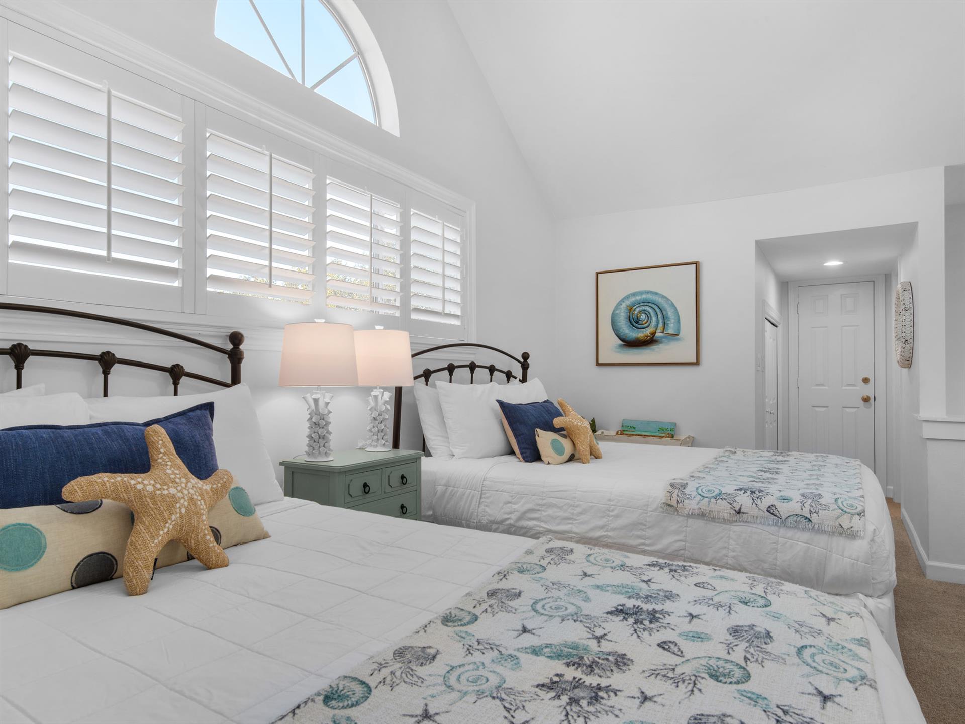 Bedroom 4 With 2 Queen Beds