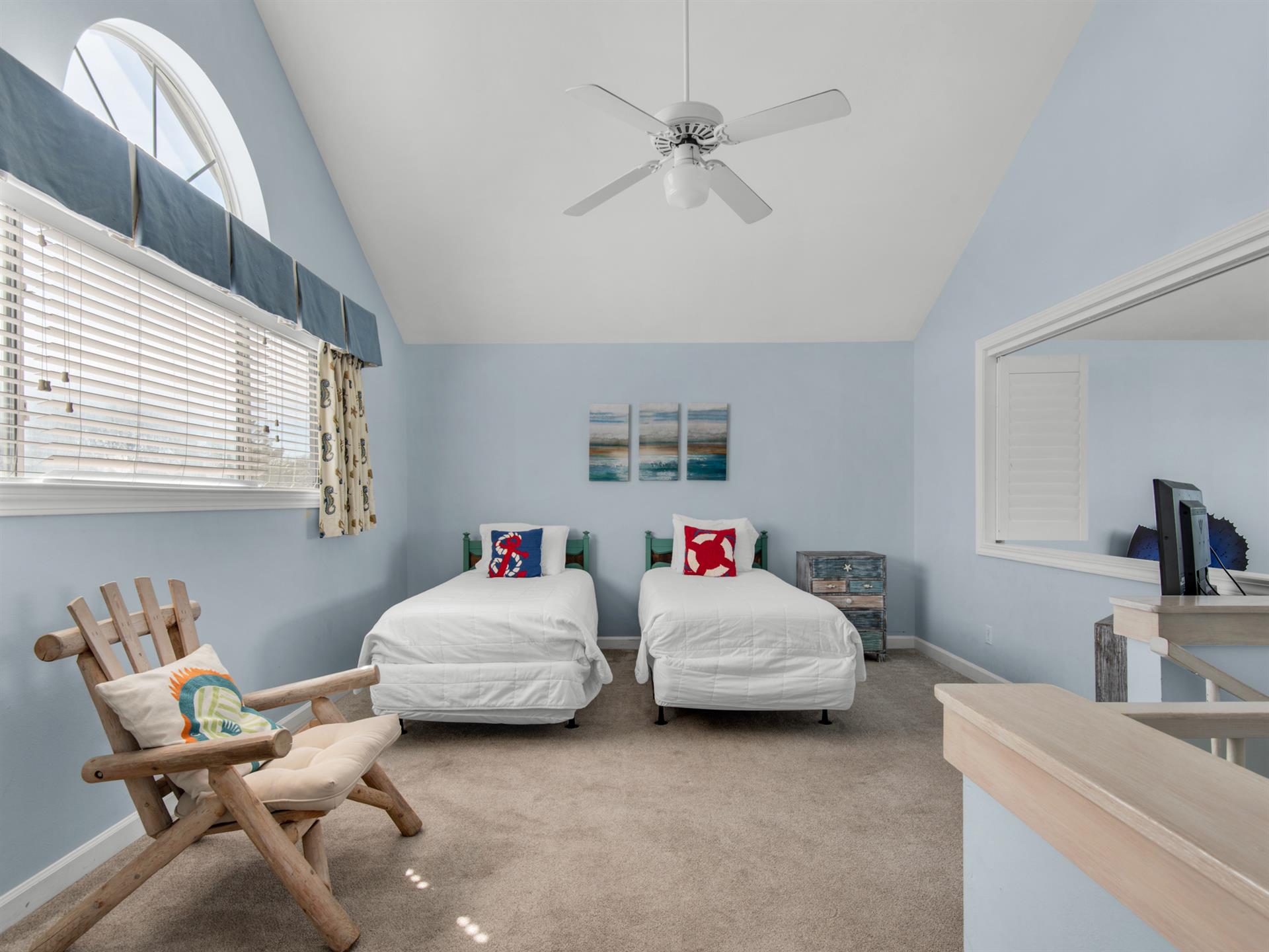 Bedroom 4 With 2 Twin Beds