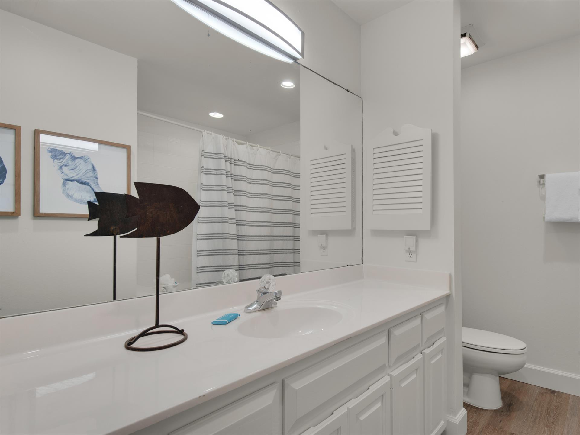 Bathroom 4 With Tub Shower Combo
