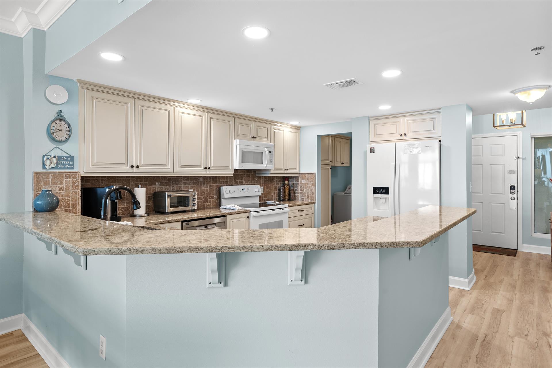 Kitchen with Bar