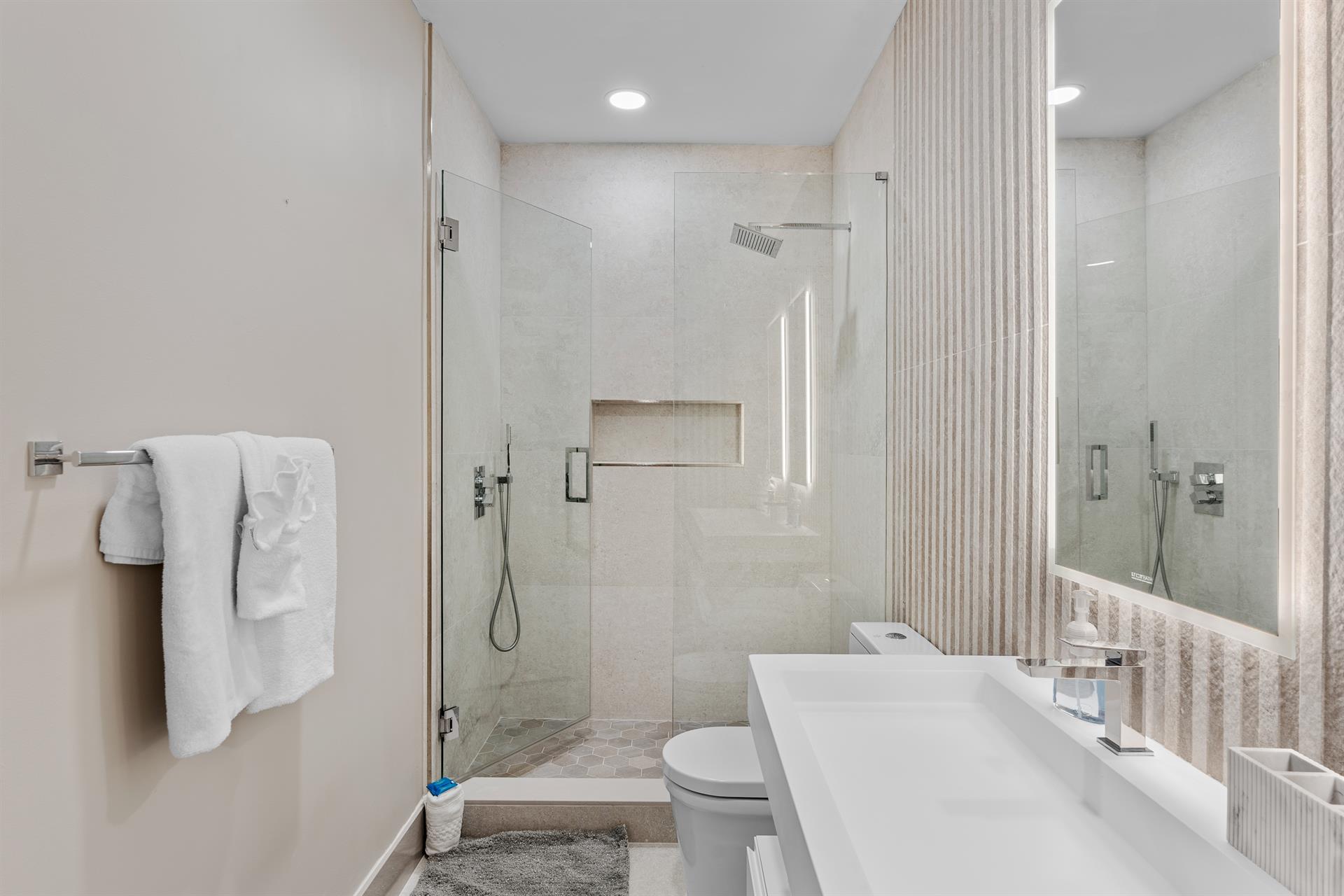 Guest Bathroom off 2 Double Bedroom