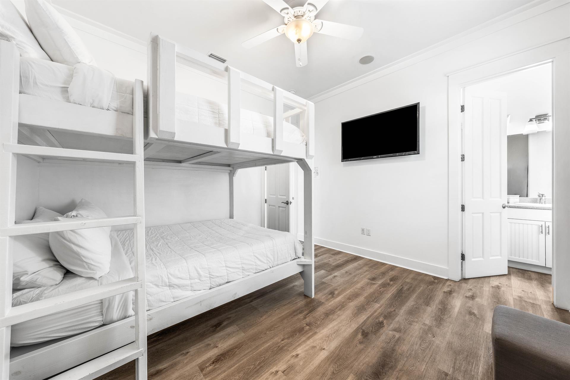 Double Queen Bunk with En Suite Bath