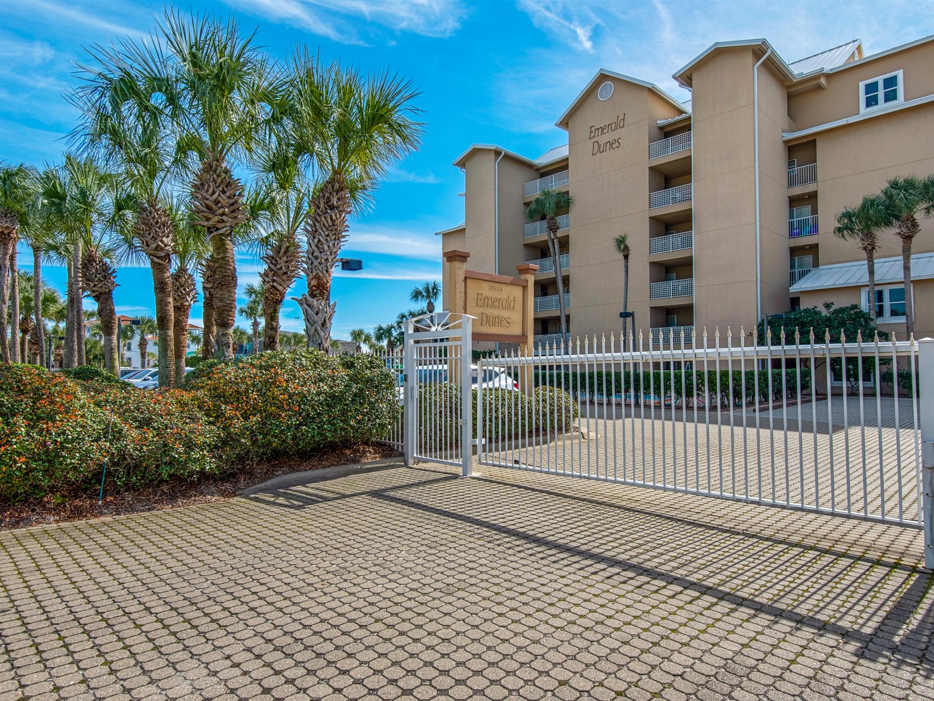 Emerald Dunes is a Gated Complex