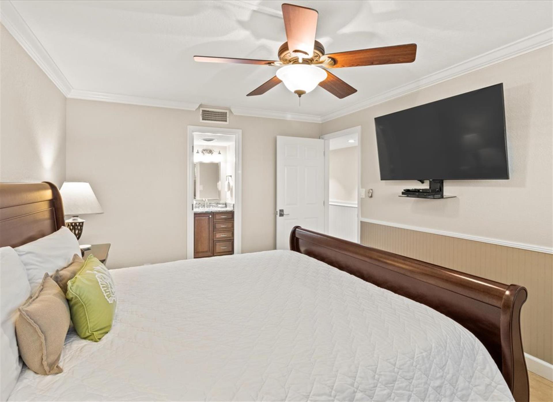 HSRC 603 Bedroom With King Bed