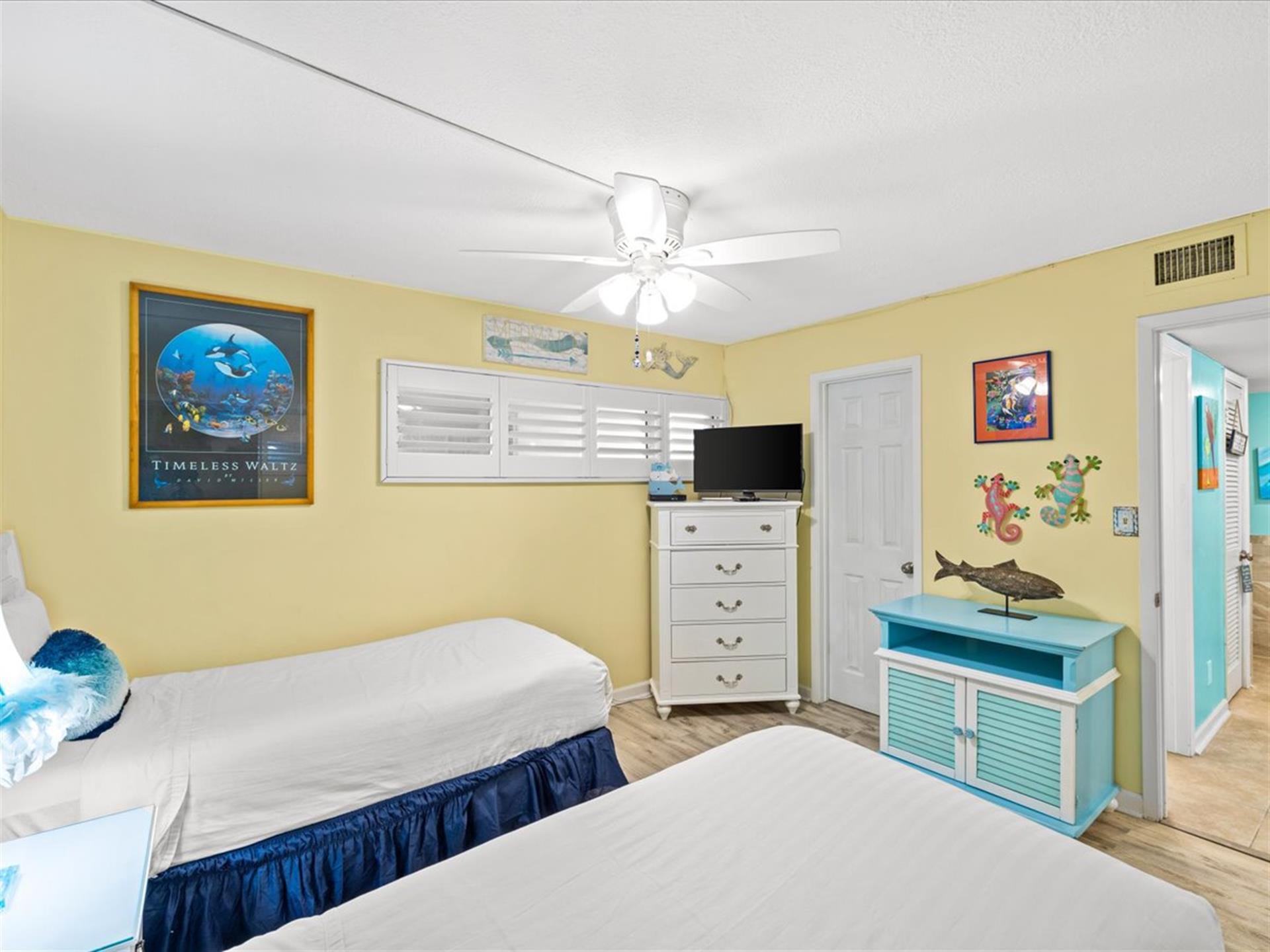 HSRC Guest Bedroom 32 TV
