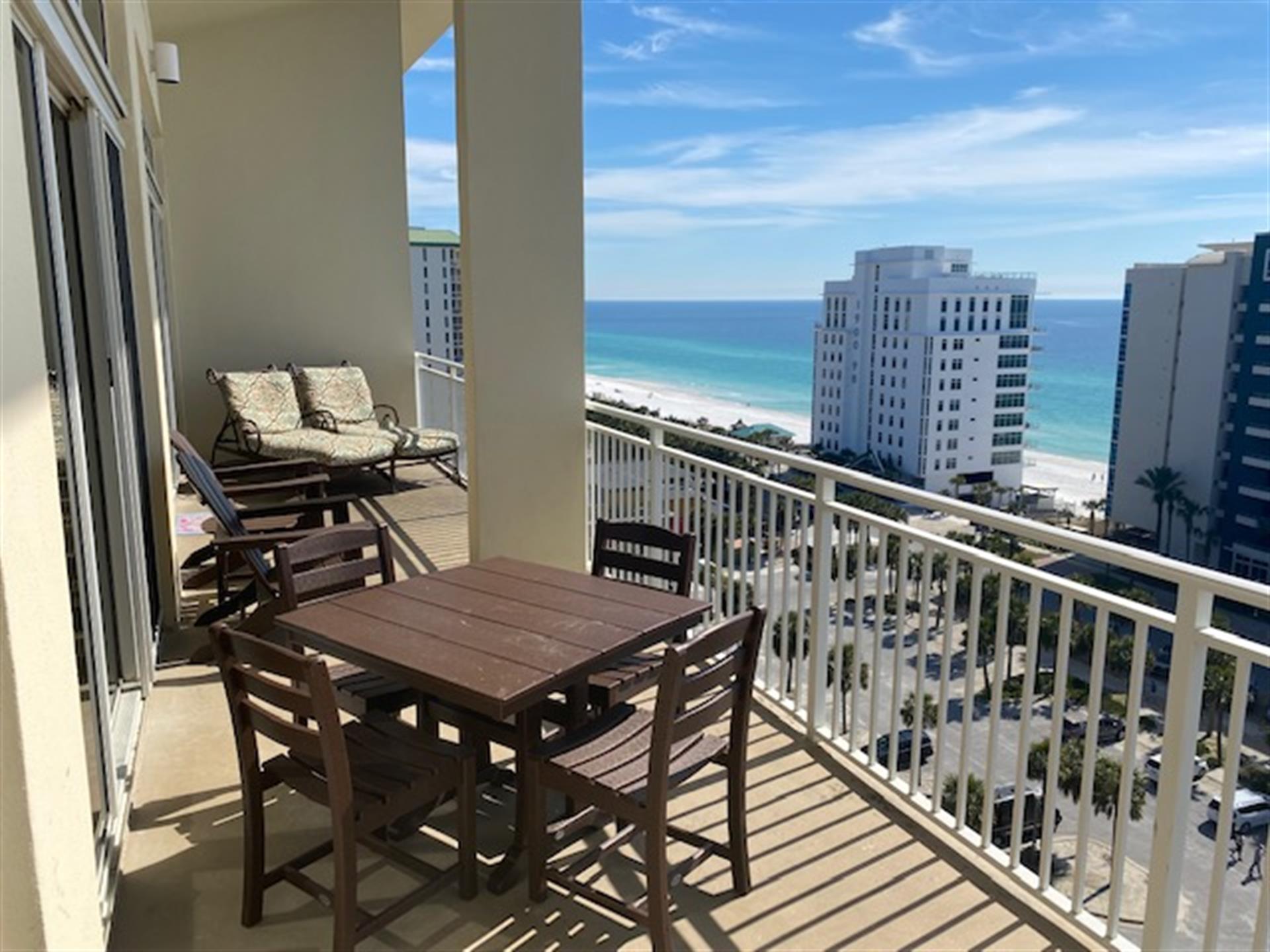 Covered Outside Dining and Amazing Balcony Views