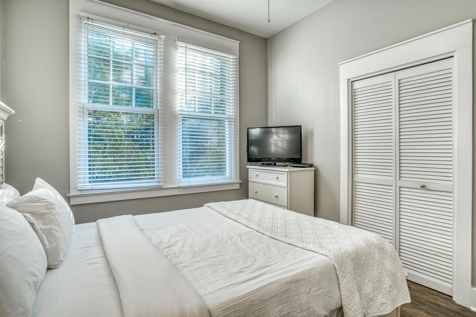 1st Floor Queen Bedroom with Full Bath Access