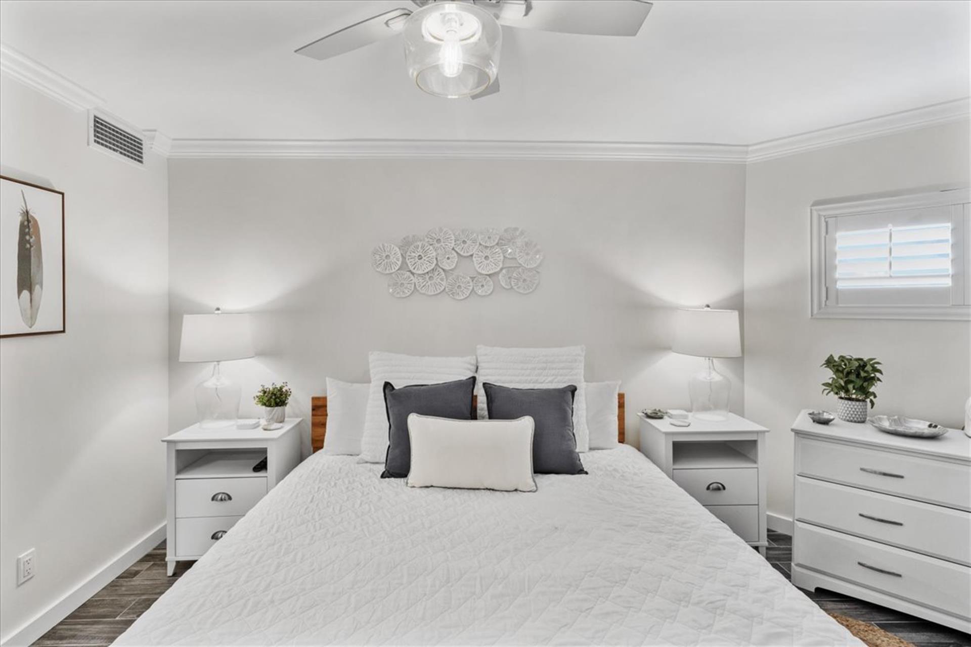 HSRC 413 Bedroom With King Bed