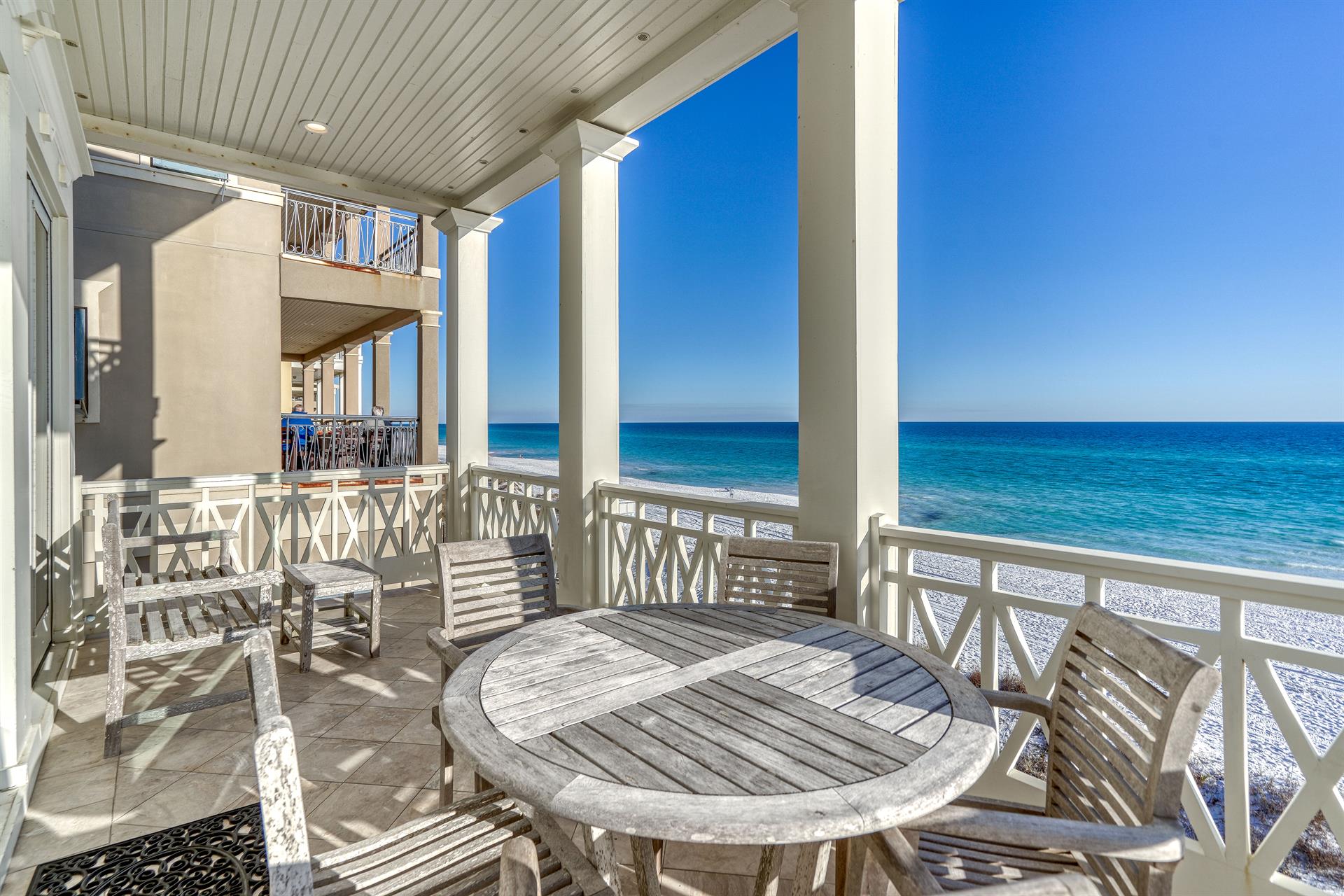 Large 2nd Floor Balcony overlooking the Gulf of Mexico