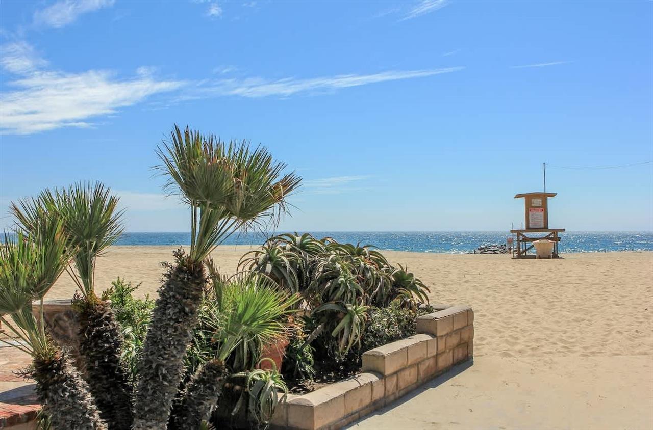 4804 Seashore A | Quaint + Across From The Beach With Large