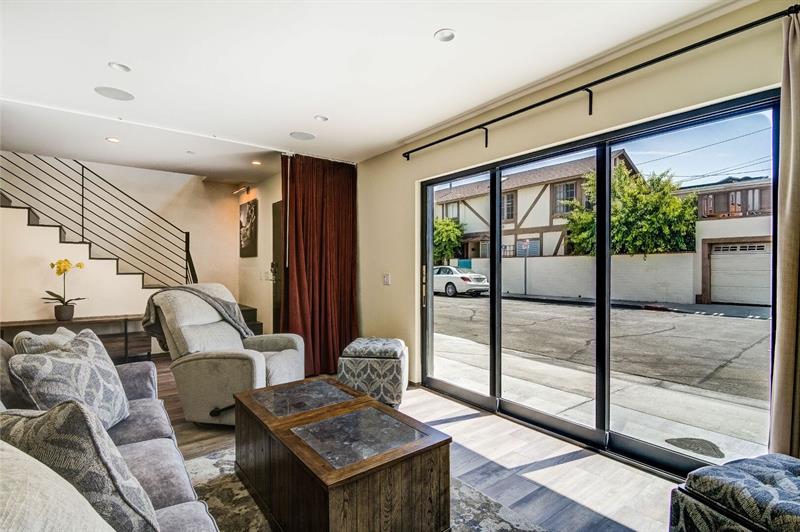 Living area with view to outside