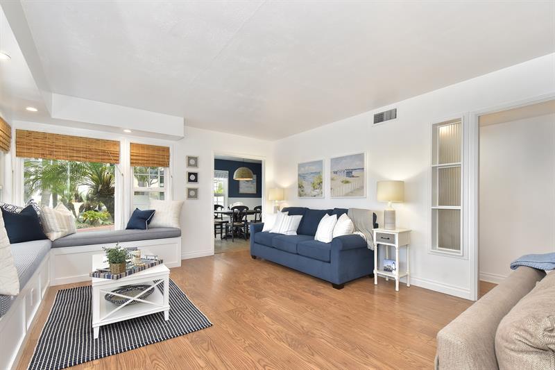 Sitting Room facing Dining Area