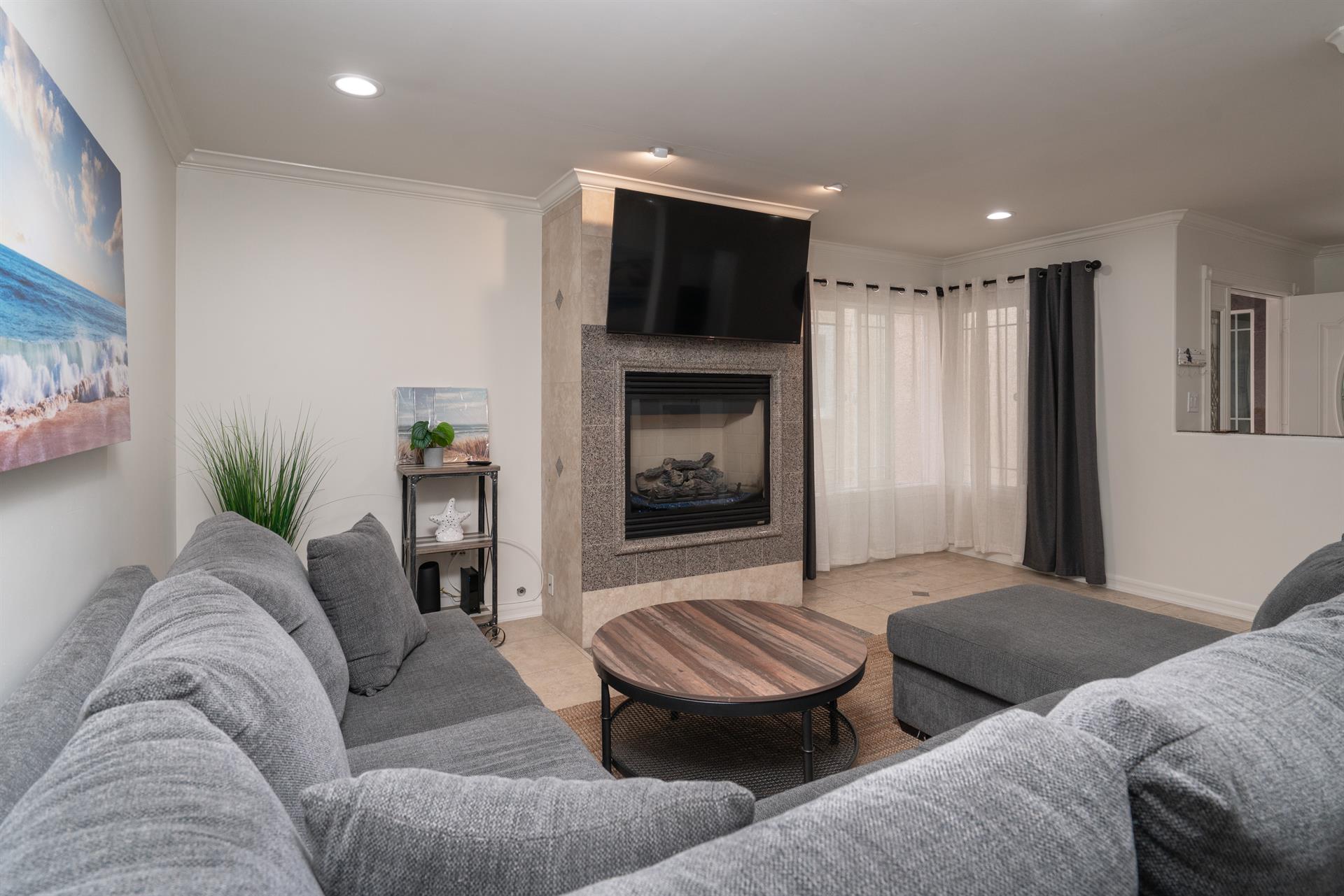 4819 Living Room Area