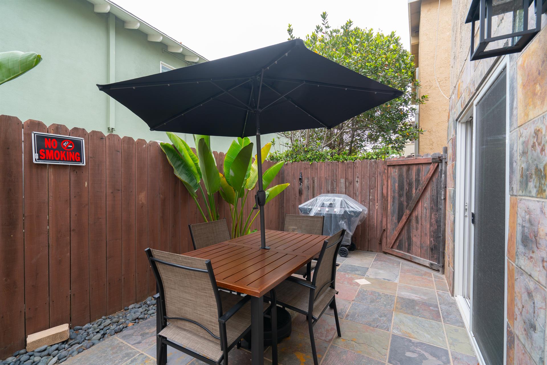 4819 Back Patio Table